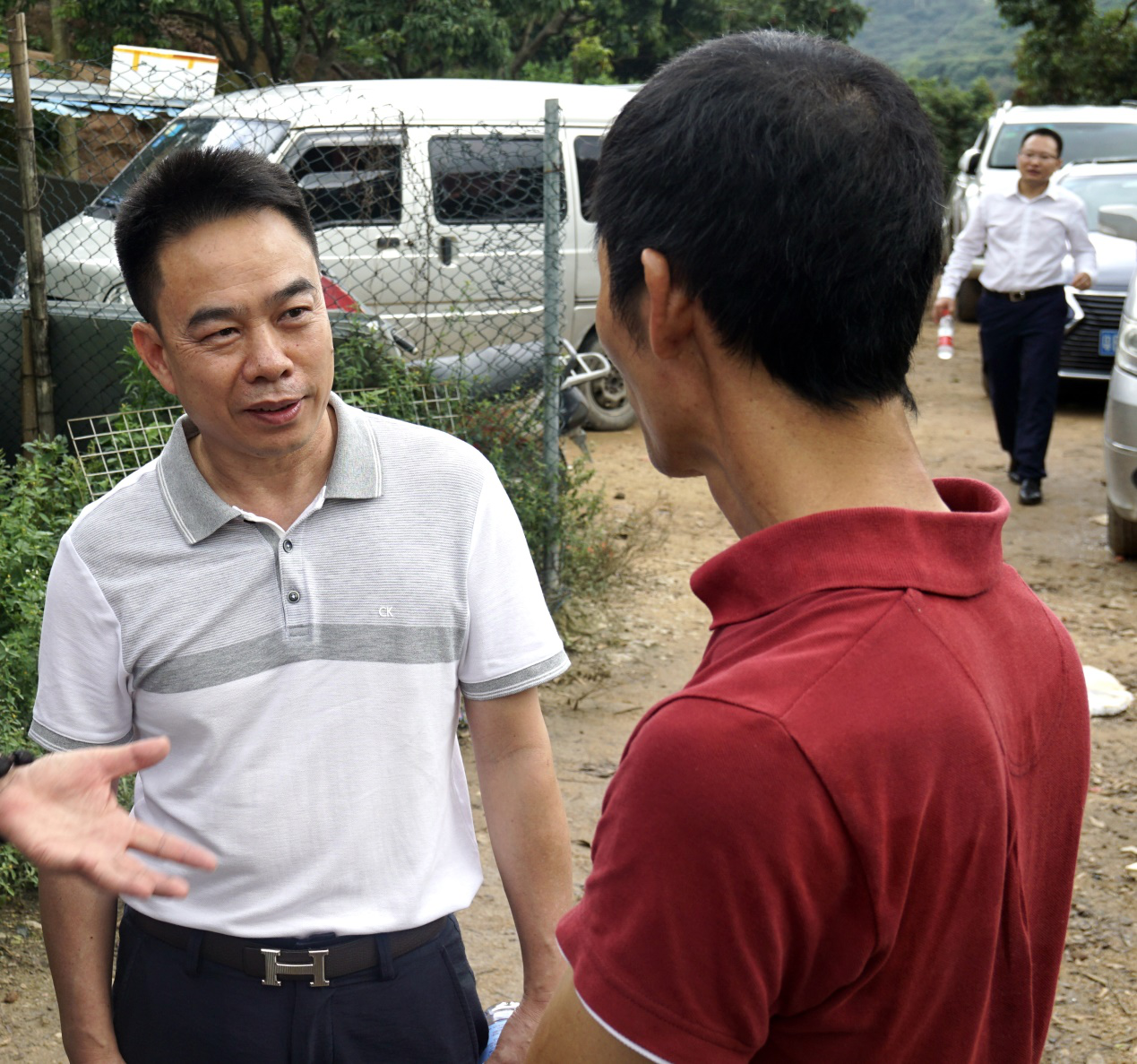 愛心企業(yè)認購剩余全部荔枝幫助“地貧”雙胞胎