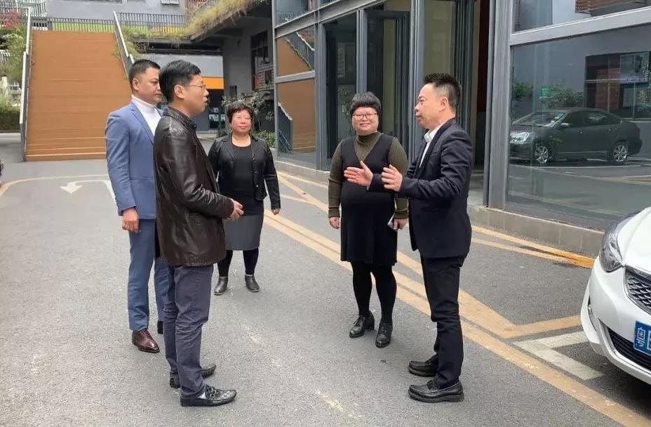 歲末走訪送祝福 商會服務(wù)暖企心——航城商會1月份輪值會長第4次率隊走訪會員企業(yè)